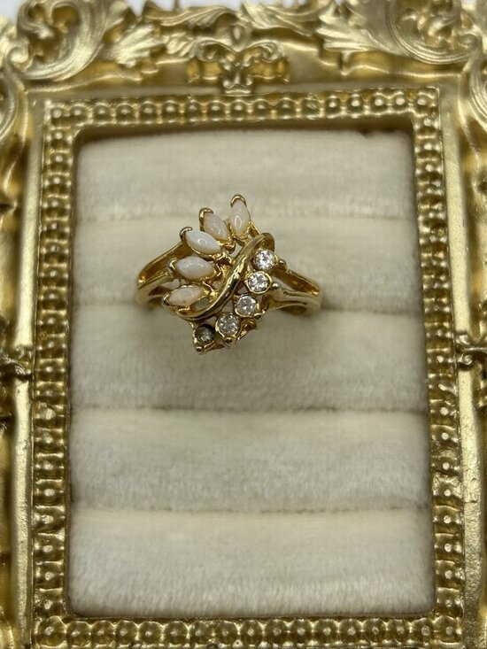 Unbranded Jewelry - Vintage Gold Tone Floral Cluster Ring Opalescent Rhinestone Size 7.5 Cottagecore